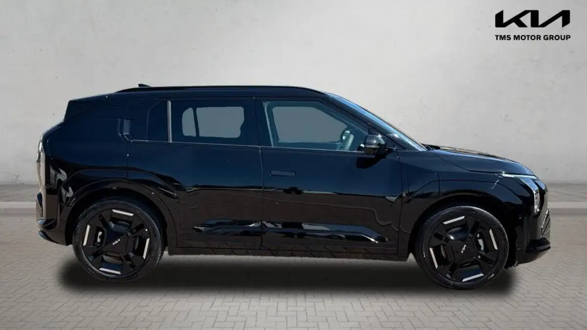 2025-kia-ev3-e-gt-line-s-big-3