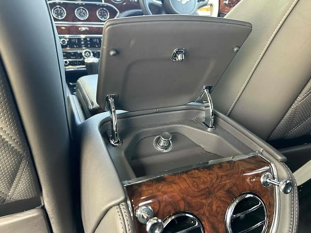 2016-bentley-mulsanne-675-speed-big-52