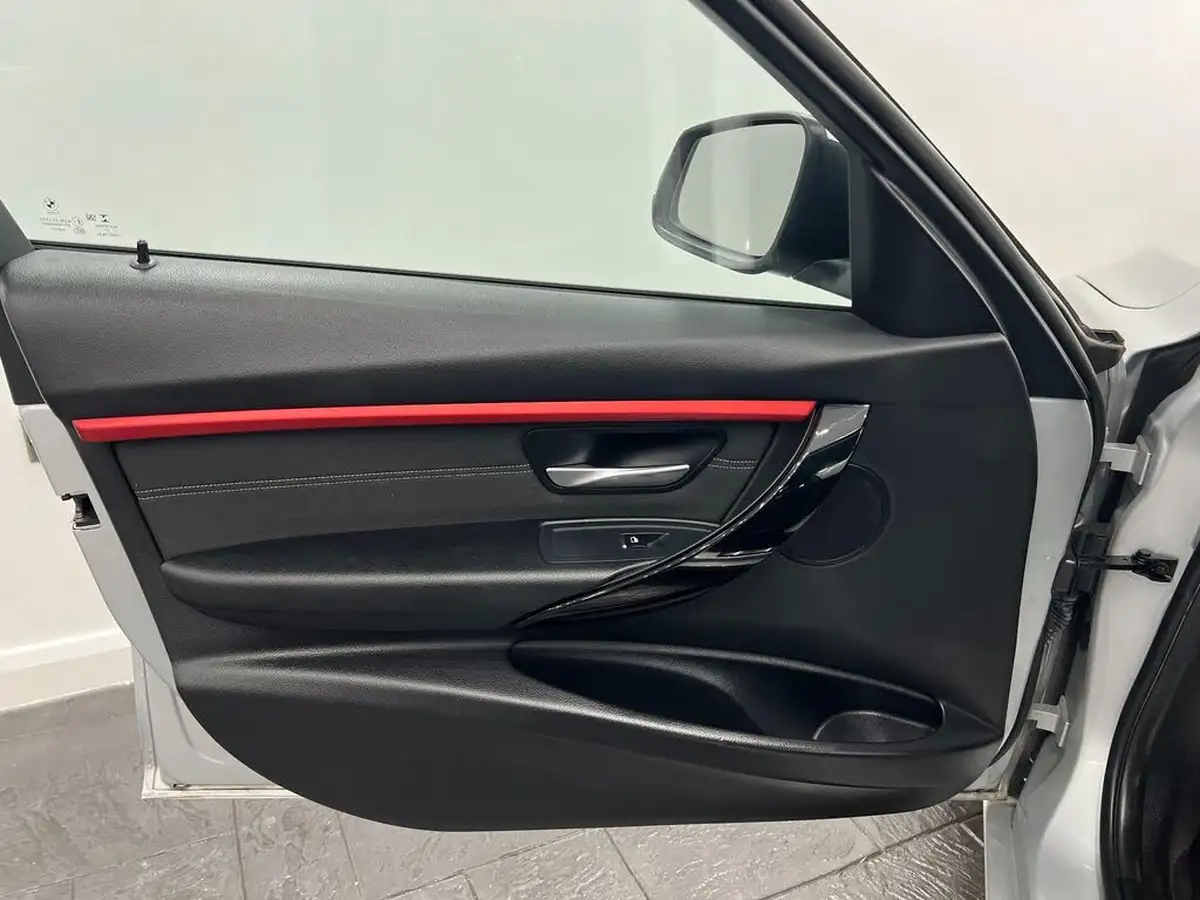 2017-bmw-3-series-20-330e-sport-big-57