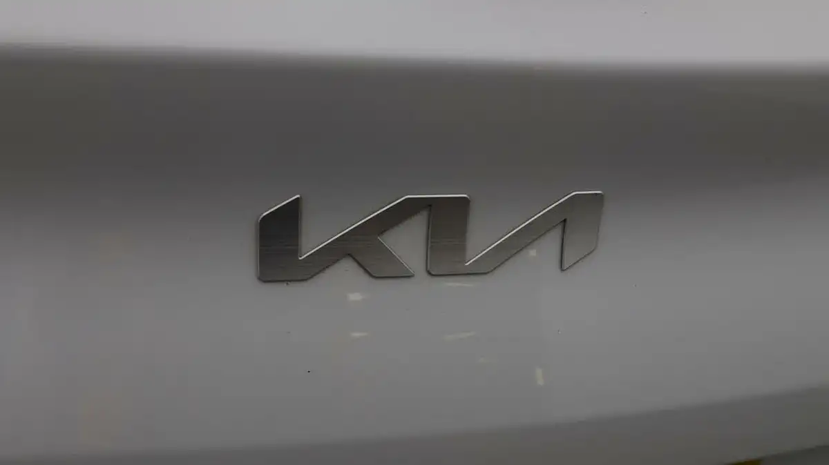 2022-kia-ceed-15-t-gdi-3-hatchback-big-20