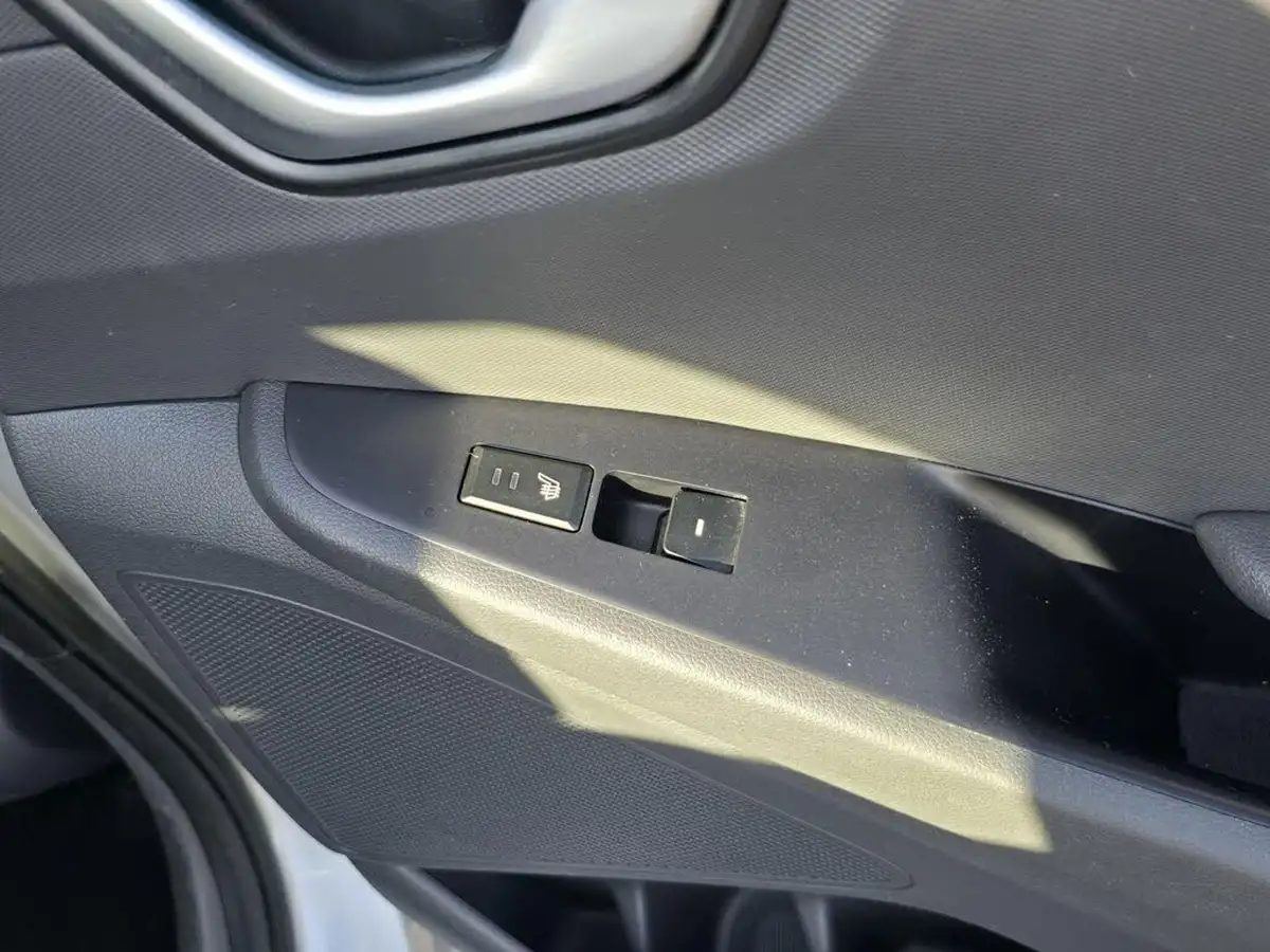 2018-hyundai-ioniq-16-gdi-premium-se-hybrid-big-29