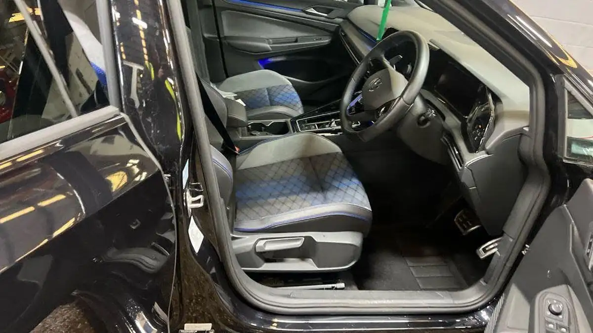 2023-volkswagen-golf-20-tsi-r-320ps-hatchback-big-6