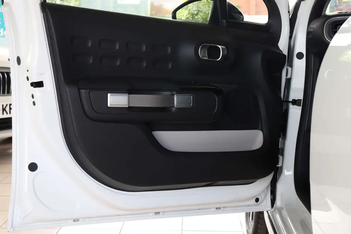 2018-citroen-c3-12-puretech-feel-82ps-big-54