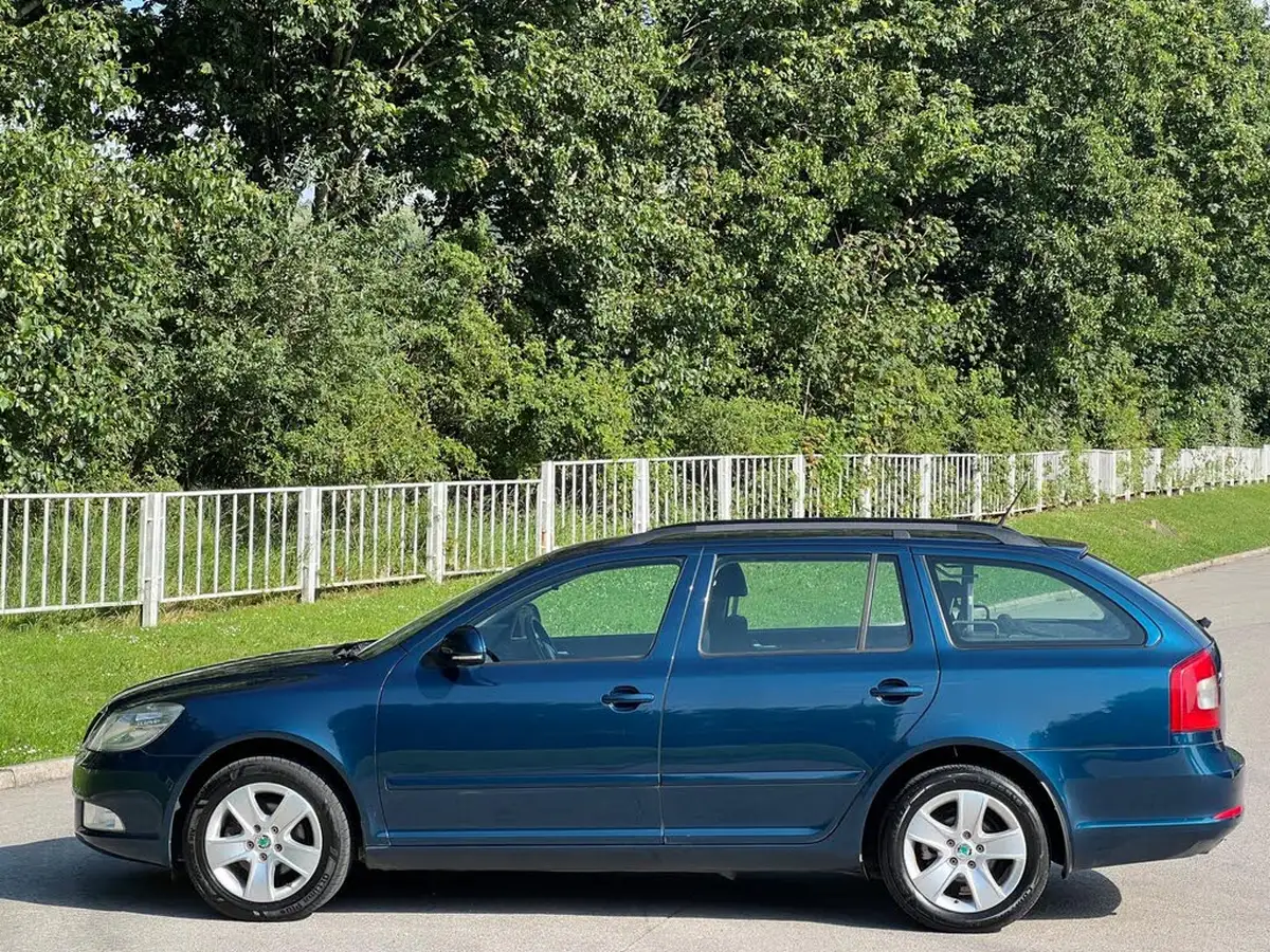 2012-skoda-octavia-16td-elegance-105ps-estate-dsg-big-9