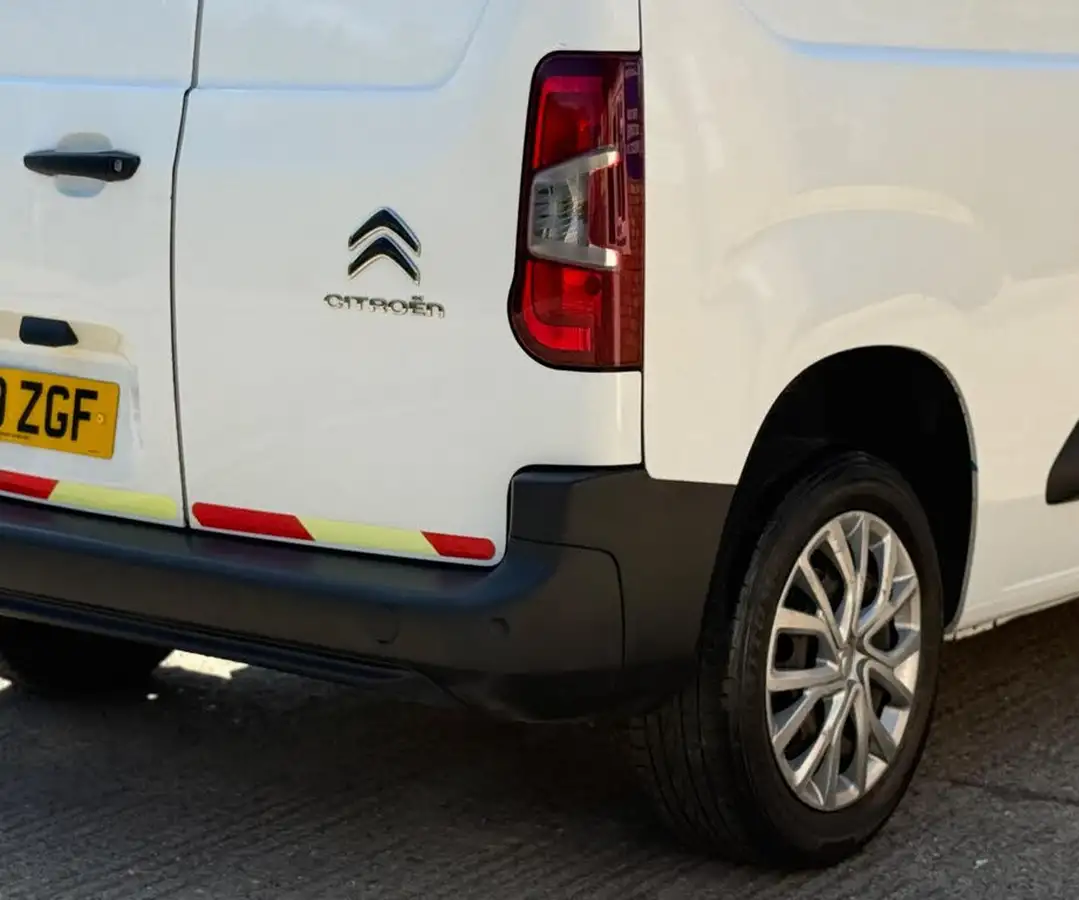 2019-citroen-berlingo-15bluehdi-1000-enterprise-100pseu6dt-e-panel-big-19