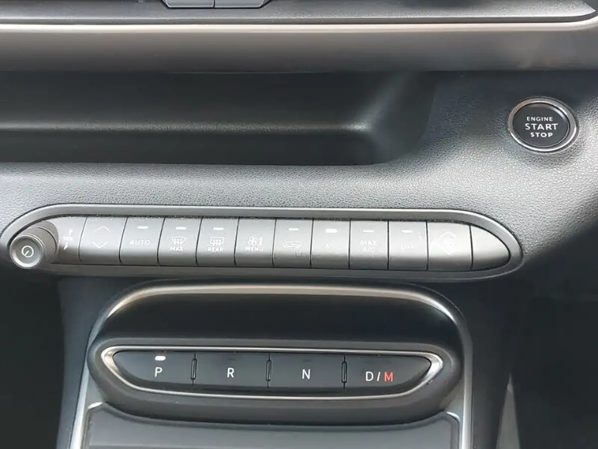 2024-jeep-avenger-12-gse-summit-e-hybrid-48v-auto-big-15