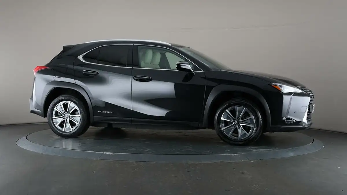2021-lexus-ux-300e-e-ux-big-55