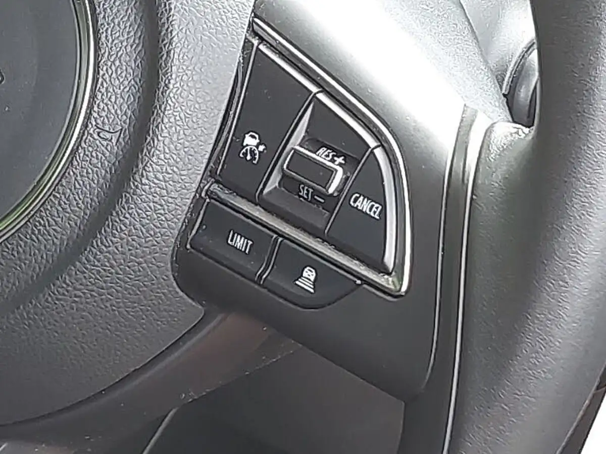 2022-suzuki-swift-12-dualjet-sz-l-big-14