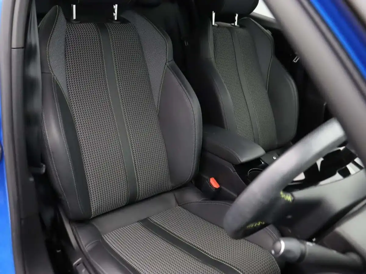 2022-peugeot-2008-suv-12-puretech-gt-big-8