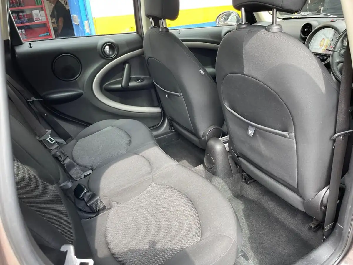 2011-mini-countryman-16-cooper-pepper-big-20