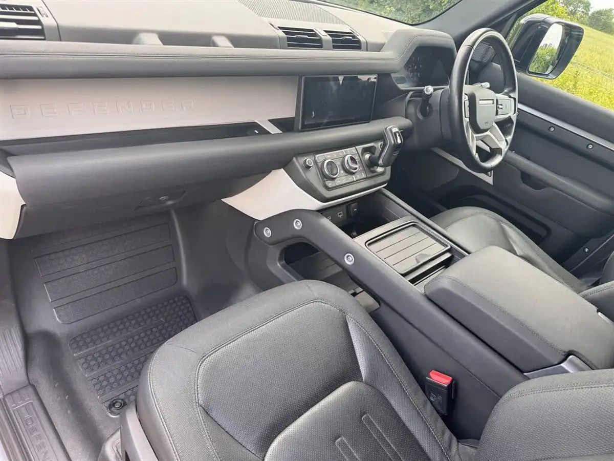 2020-land-rover-110-defender-20-d240-se-110-big-12