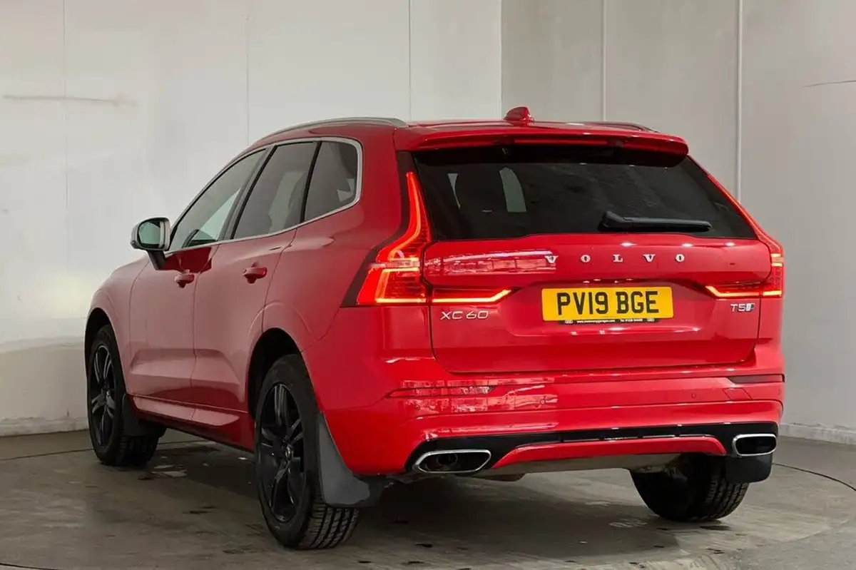 2019-volvo-xc60-20-t5-r-design-awd-big-22