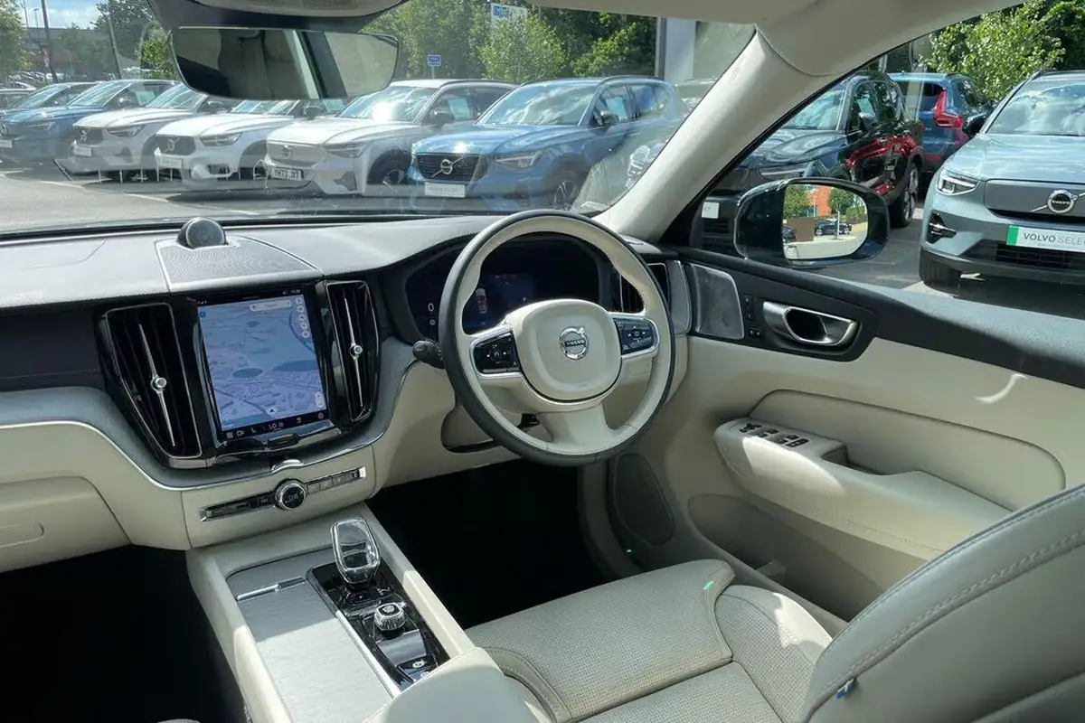 2024-volvo-xc60-20-t8-r-design-pro-big-31