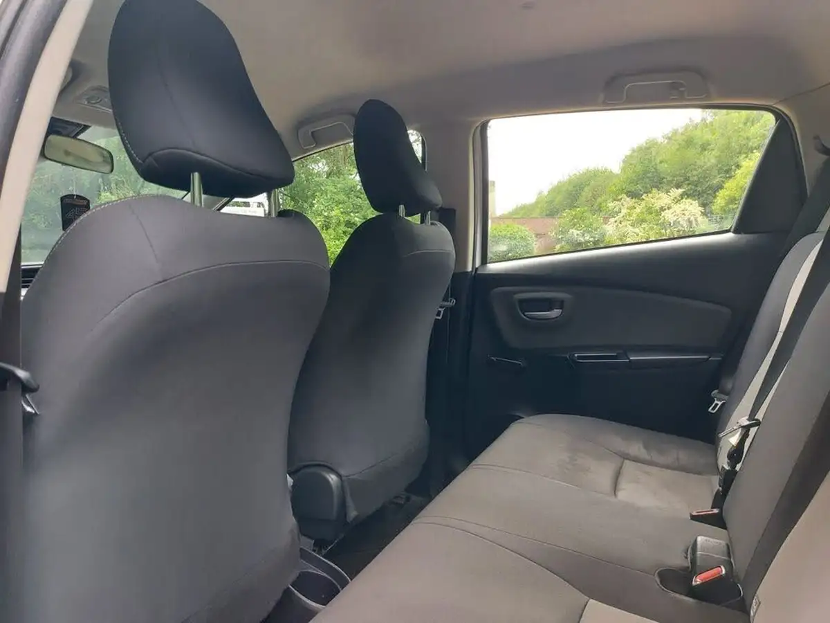 2020-toyota-yaris-15-vvt-i-icon-98bhp-hybrid-1497cc-e-cvt-big-28