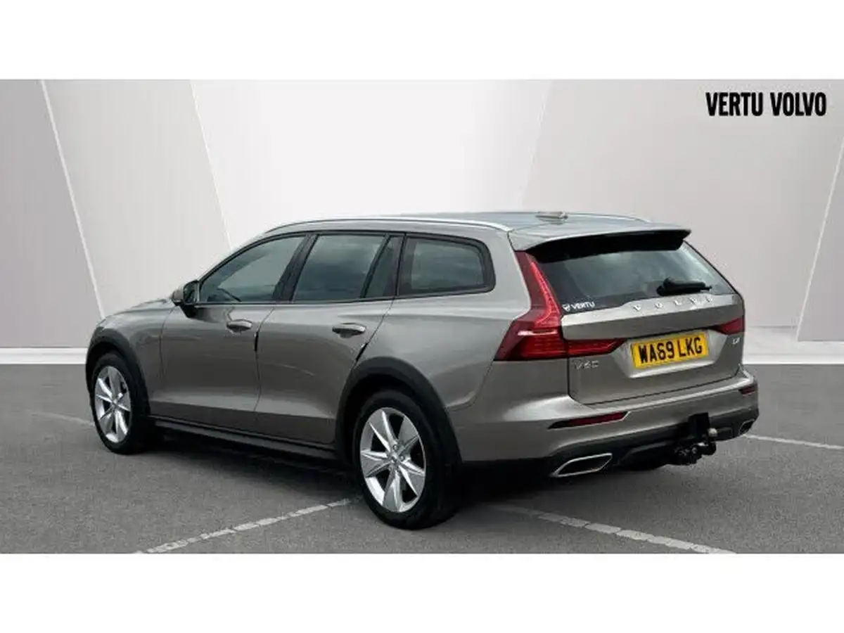 2019-volvo-v60-20td-d4-cross-country-big-1