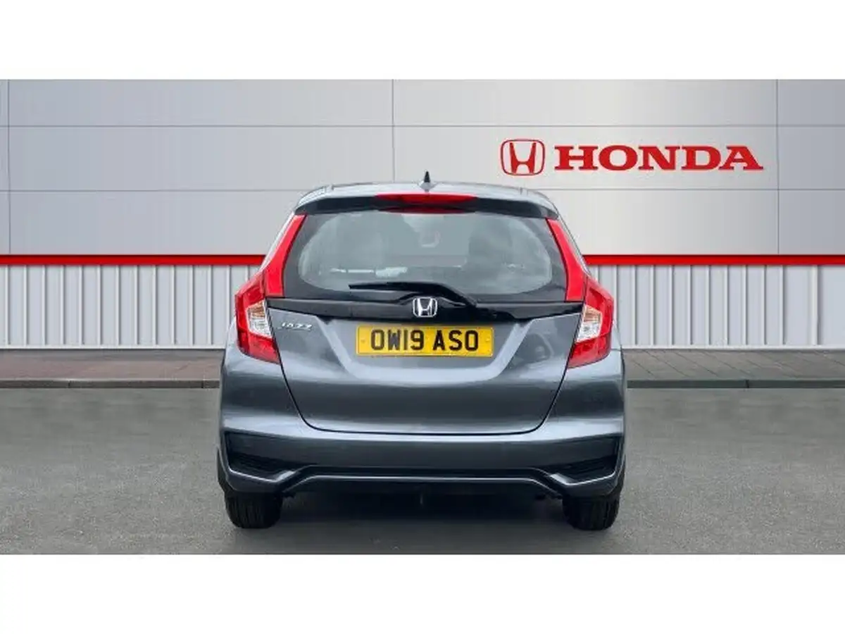 2019-honda-jazz-13-i-vtec-se-big-6