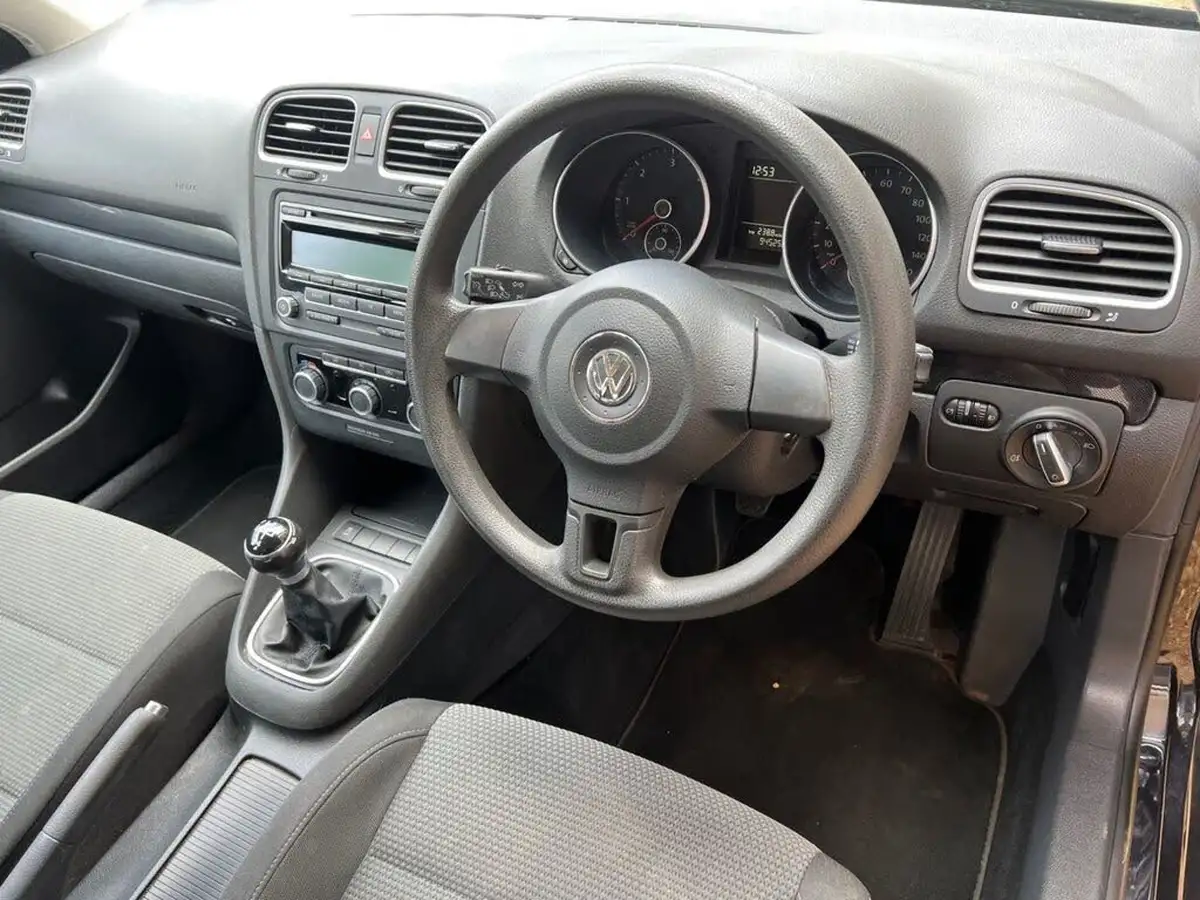 2011-volkswagen-golf-16td-se-105ps-estate-5d-big-24