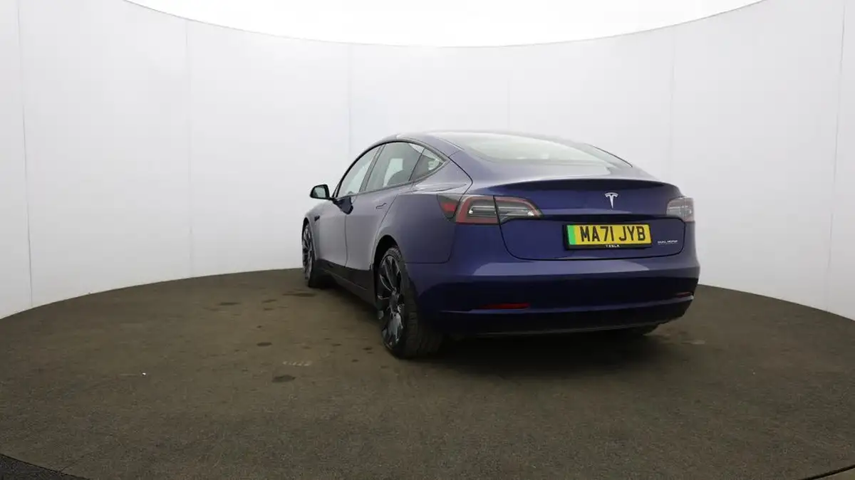 2021-tesla-model-3-e-performance-awd-big-11