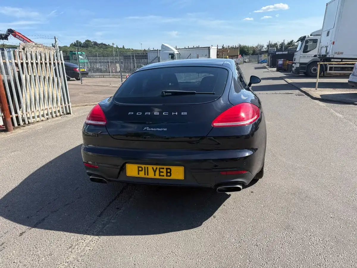 2014-porsche-panamera-30td-big-16