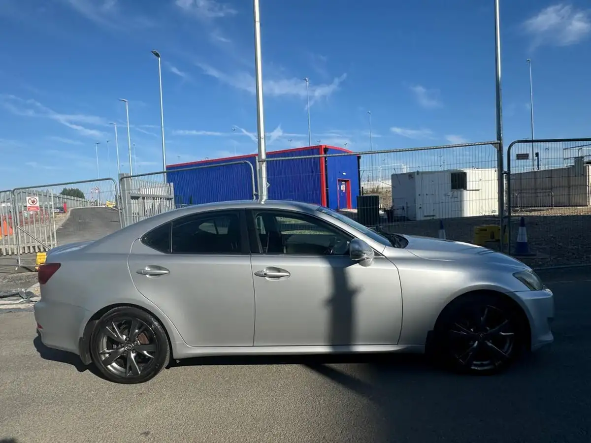 2009-lexus-is-250-25-se-l-saloon-4d-auto-big-44