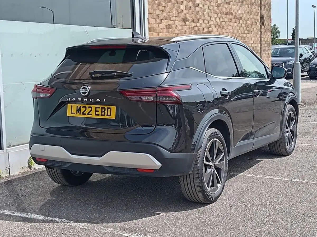 2022-nissan-qashqai-13-dig-t-tekna-158ps-xtronic-big-2