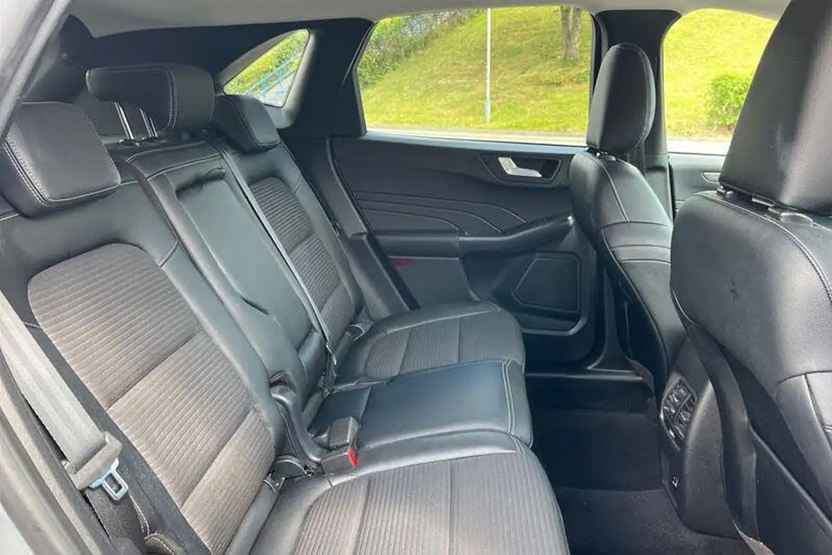 2022-ford-kuga-big-36