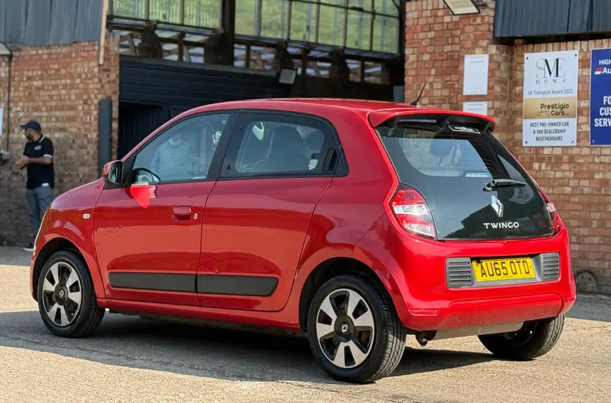 2015-renault-twingo-10-sce-play-big-6