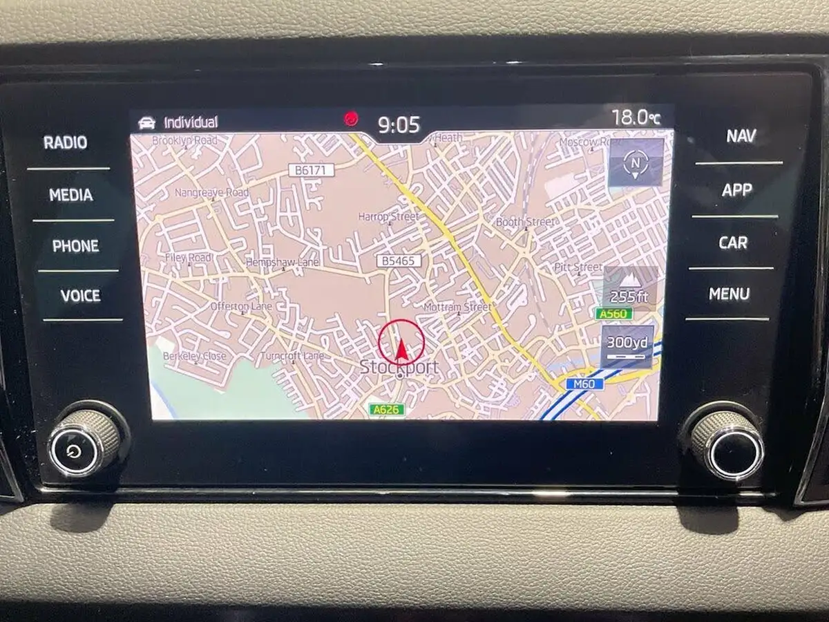 2019-skoda-karoq-15-tsi-sportline-dsg-big-10