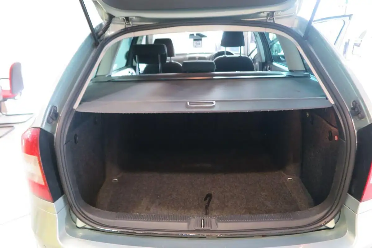 2012-skoda-octavia-14-se-124ps-estate-dsg-big-16