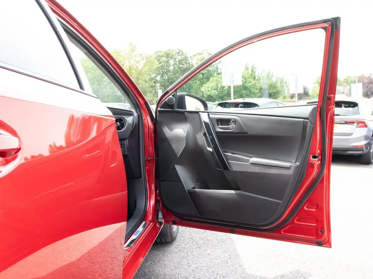 2016-toyota-auris-18-vvt-i-hsd-excel-tss-hatchback-big-13