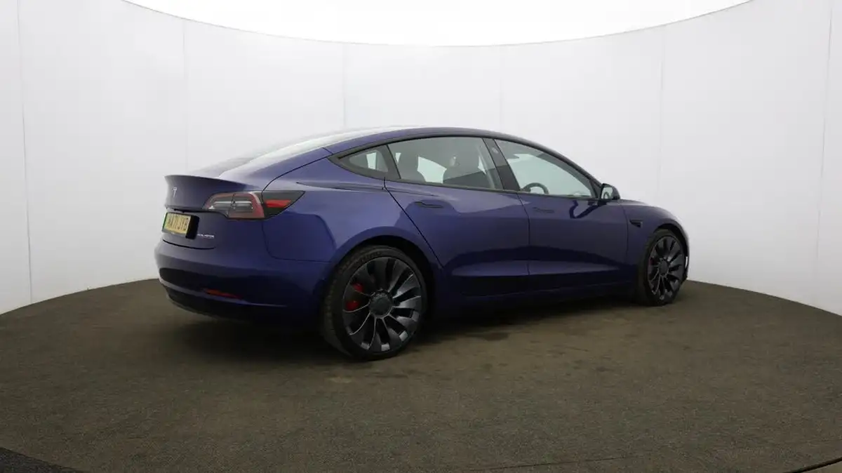 2021-tesla-model-3-e-performance-awd-big-59