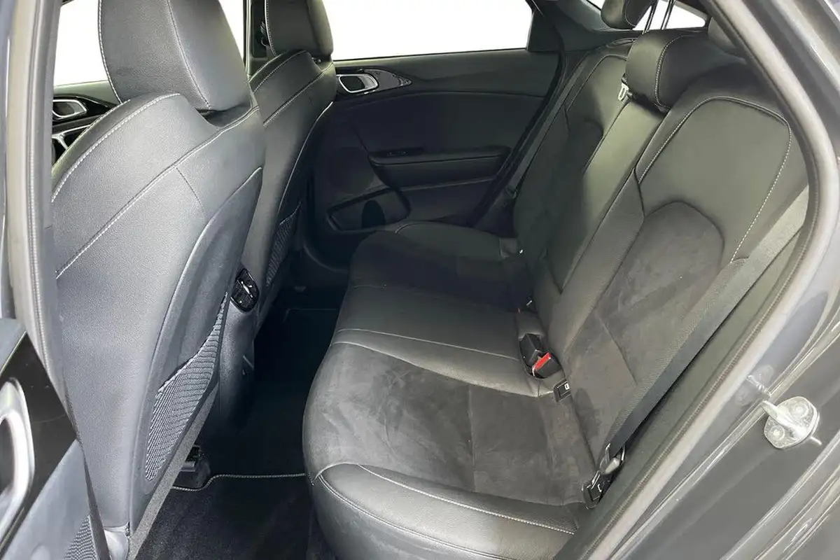 2025-kia-pro-ceed-15-t-gdi-gt-line-s-big-20