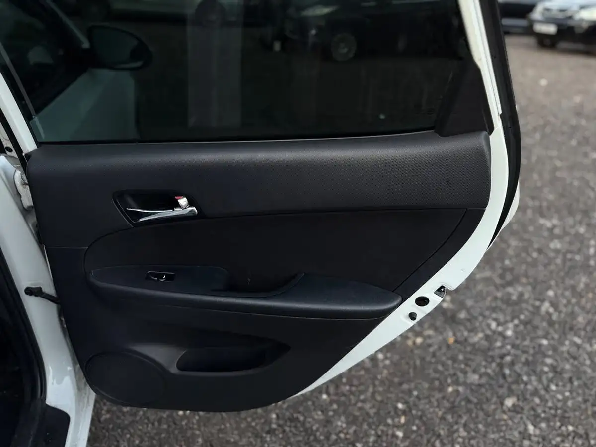 2008-hyundai-i30-14-se-big-16