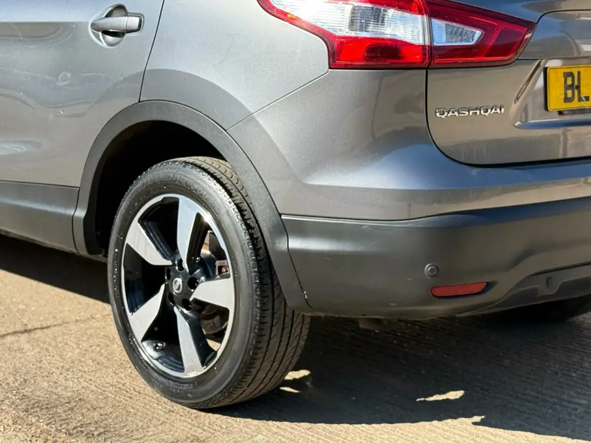 2015-nissan-qashqai-15dci-n-tec-big-24