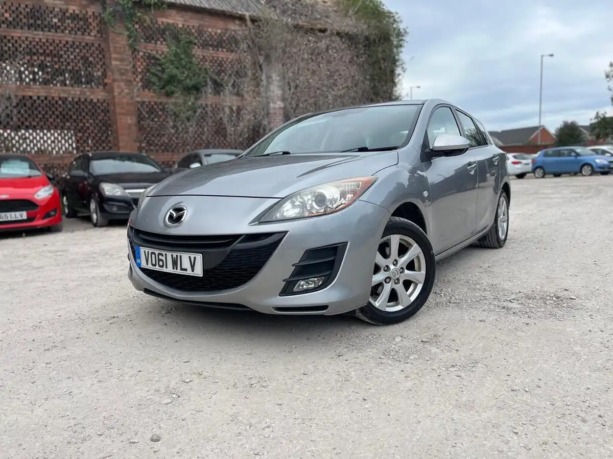 2011-mazda-mazda3-16td-ts2-nav-big-15