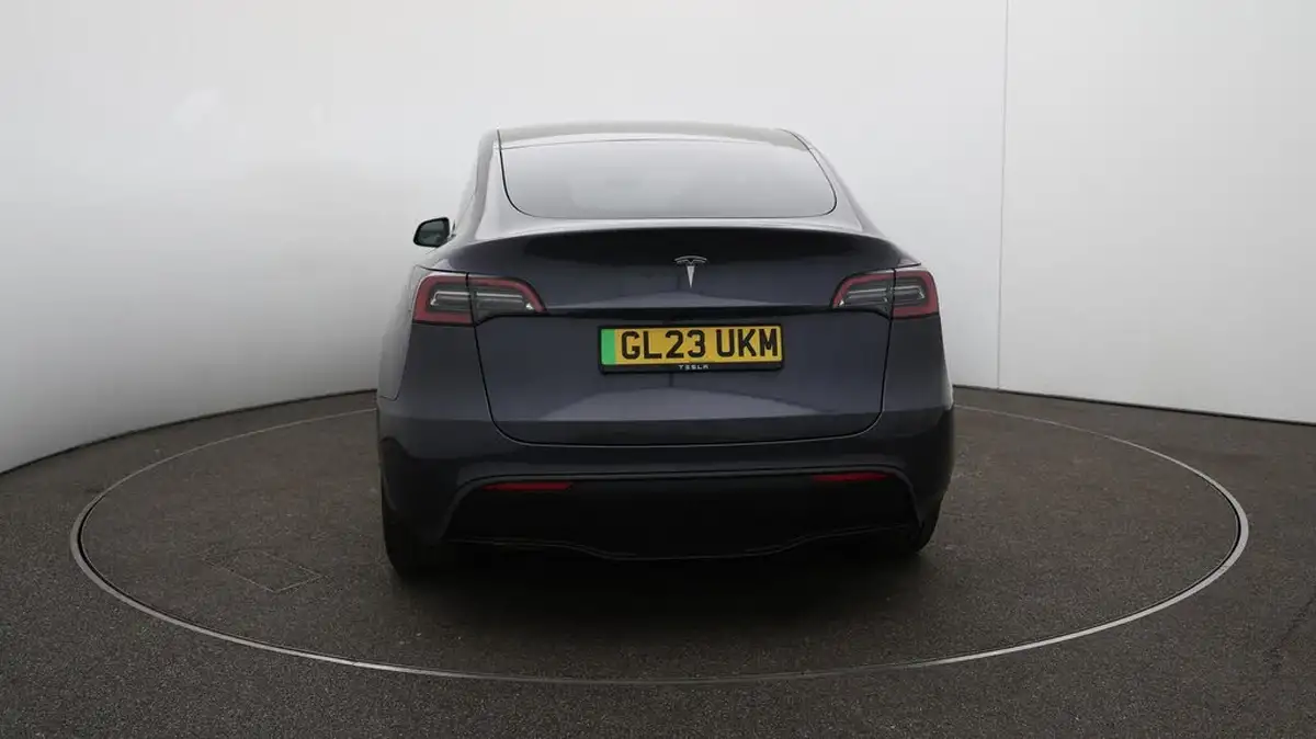 2023-tesla-model-y-e-rwd-big-33