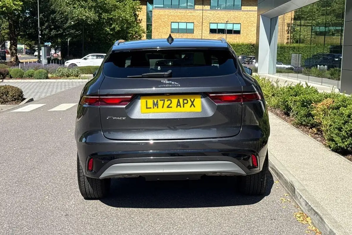 2022-jaguar-f-pace-20-p250-r-dynamic-se-big-13