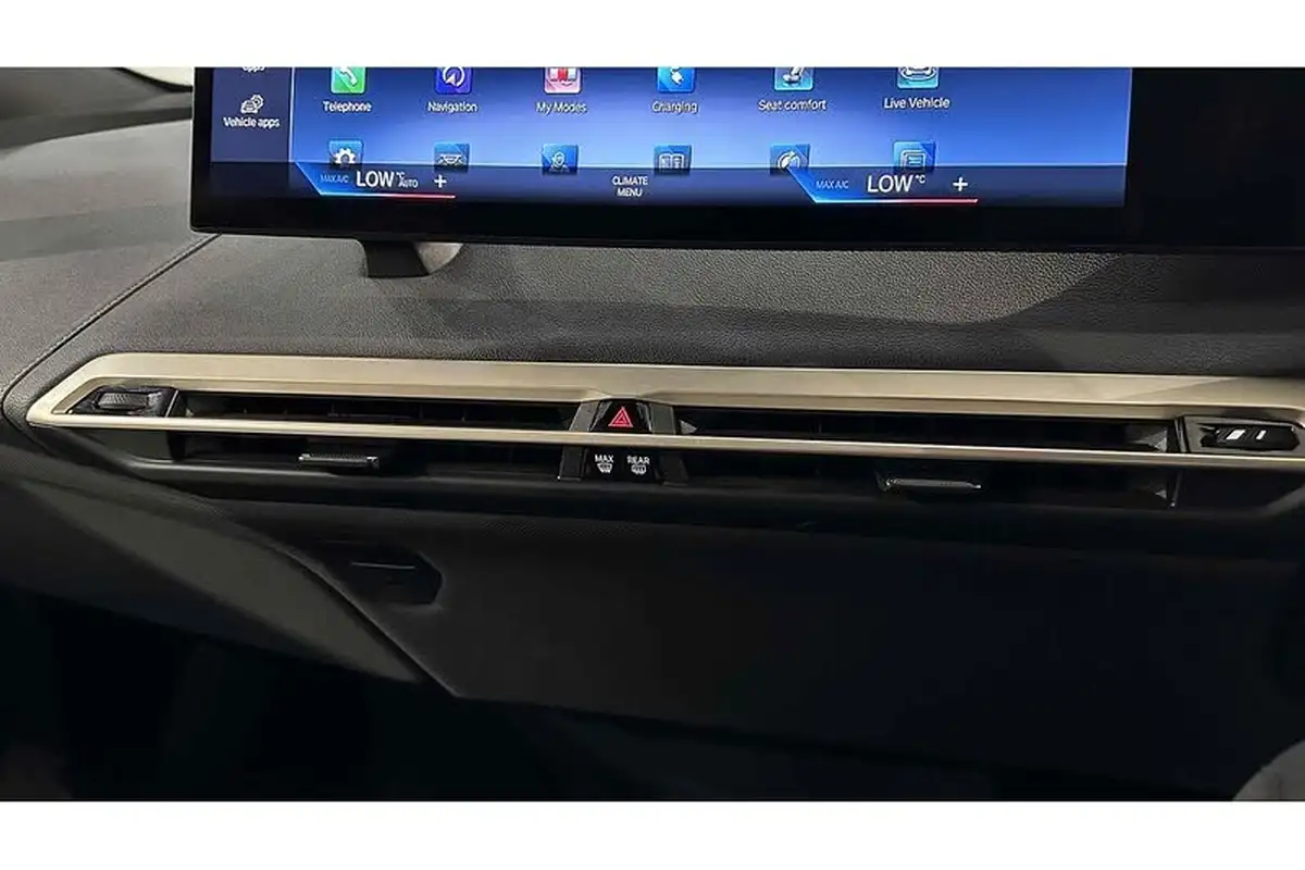 2022-bmw-ix-e-xdrive-40-m-sport-big-54