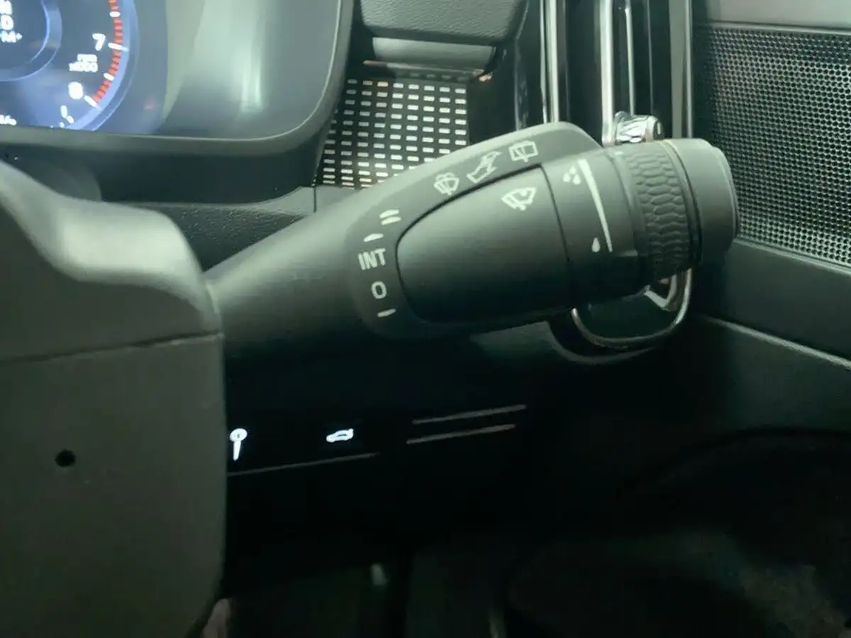2021-volvo-xc40-15-t3-r-design-161bhp-auto-big-20