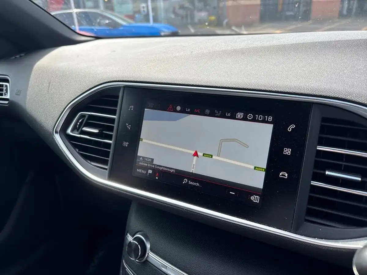 2018-peugeot-308-sw-12-puretech-gt-line-big-22