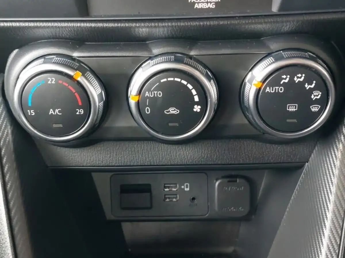 2024-mazda-mazda2-15-e-skyactiv-g-homura-big-12