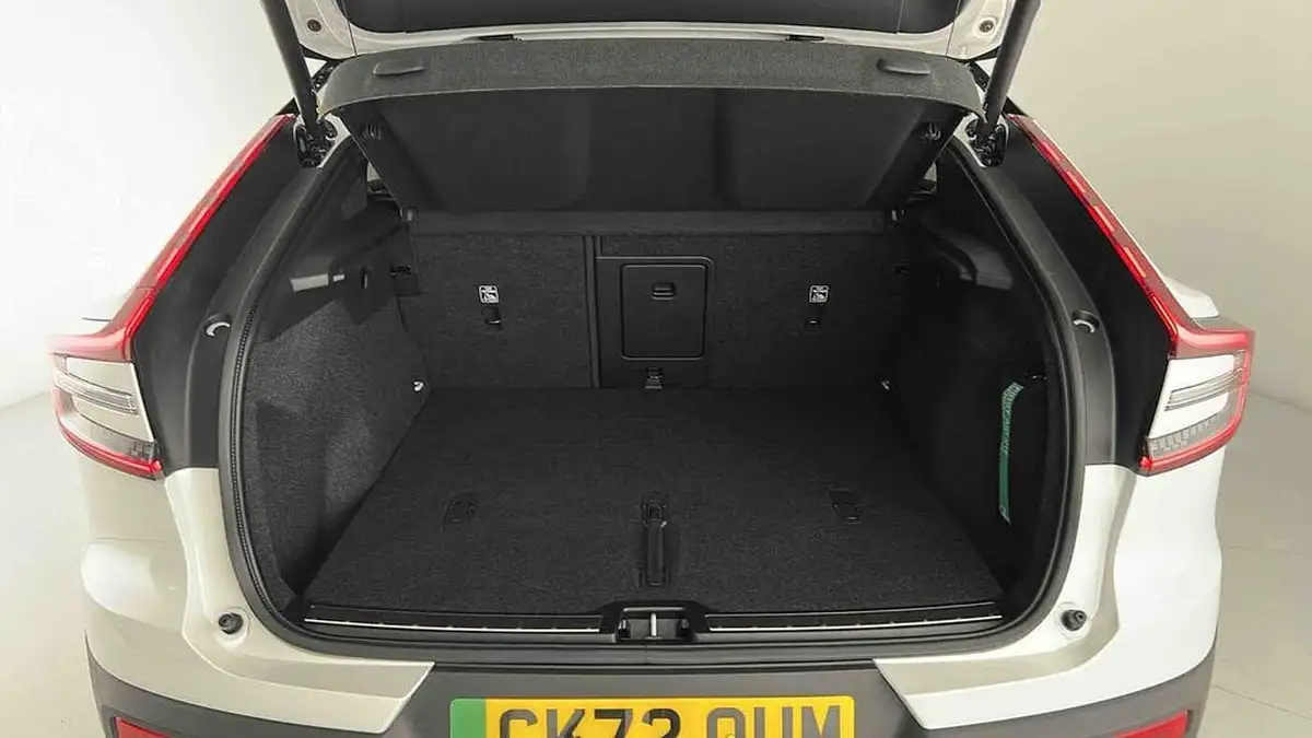 2022-volvo-c40-e-twin-recharge-pro-big-12