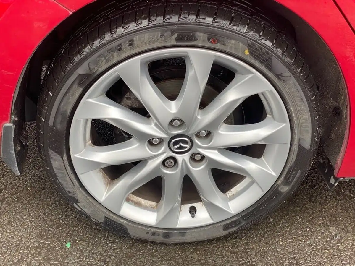 2015-mazda-mazda3-20-sport-nav-120ps-fastback-4d-big-30