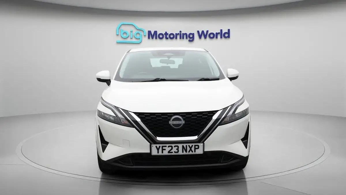 2023-nissan-qashqai-13-dig-t-acenta-premium-140ps-big-2