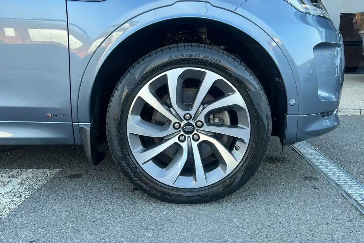 2021-land-rover-discovery-sport-20-d200-r-dynamic-hse-big-15