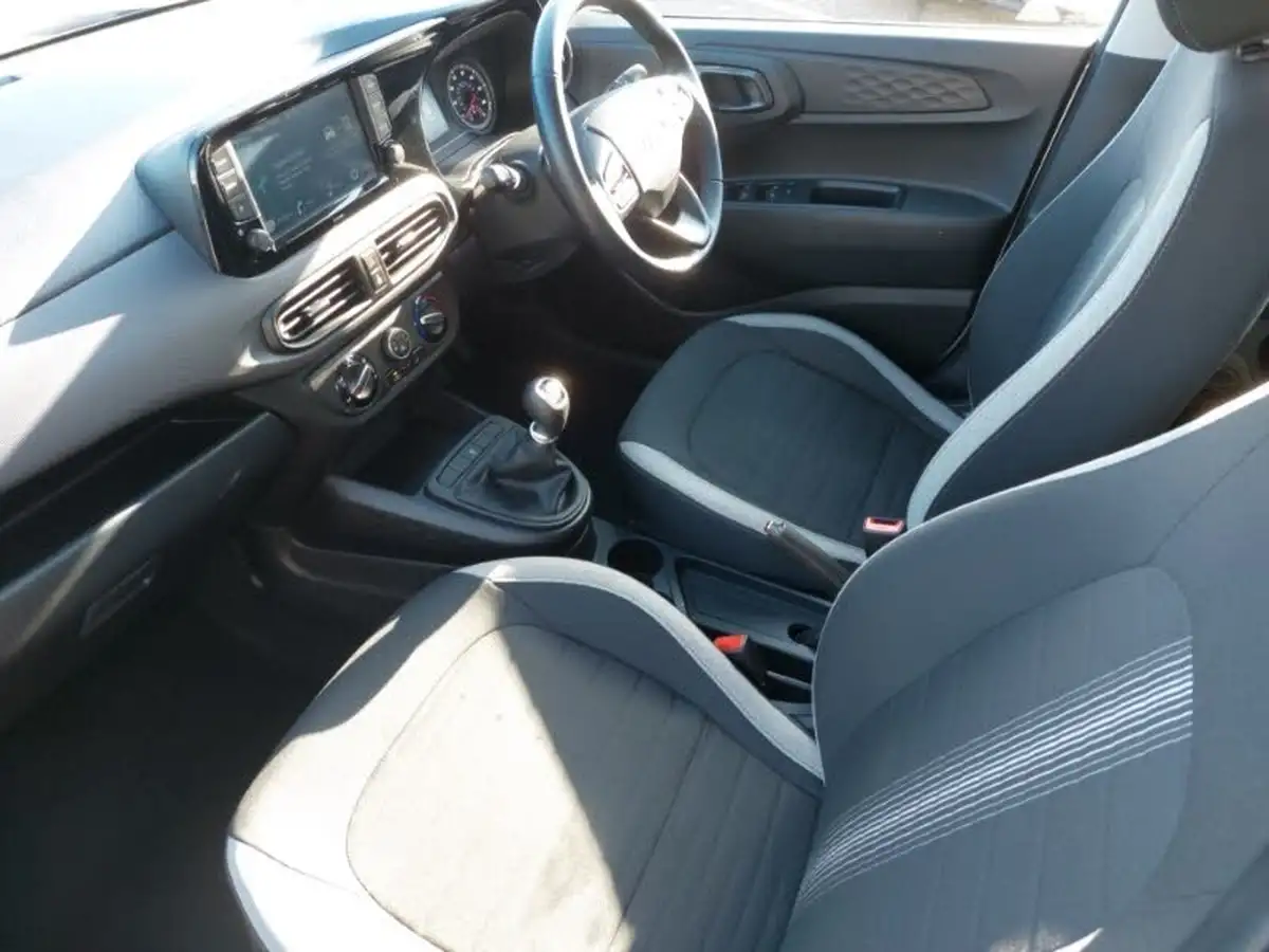 2021-hyundai-i10-10-se-connect-big-4
