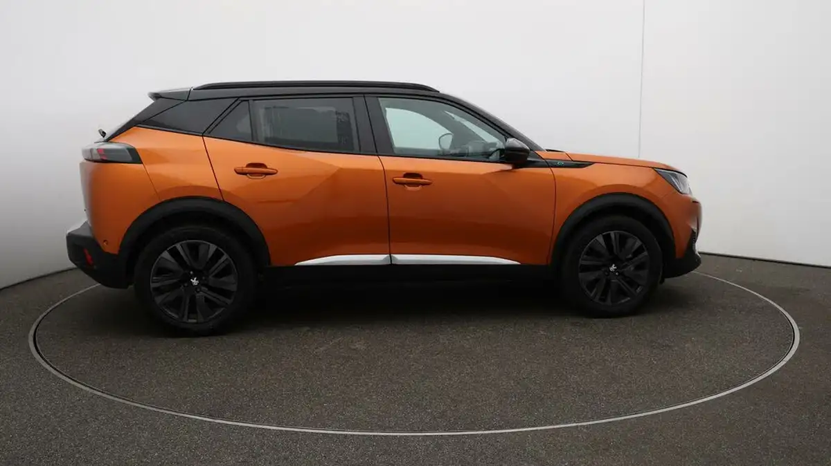 2022-peugeot-2008-suv-e-gt-premium-big-8