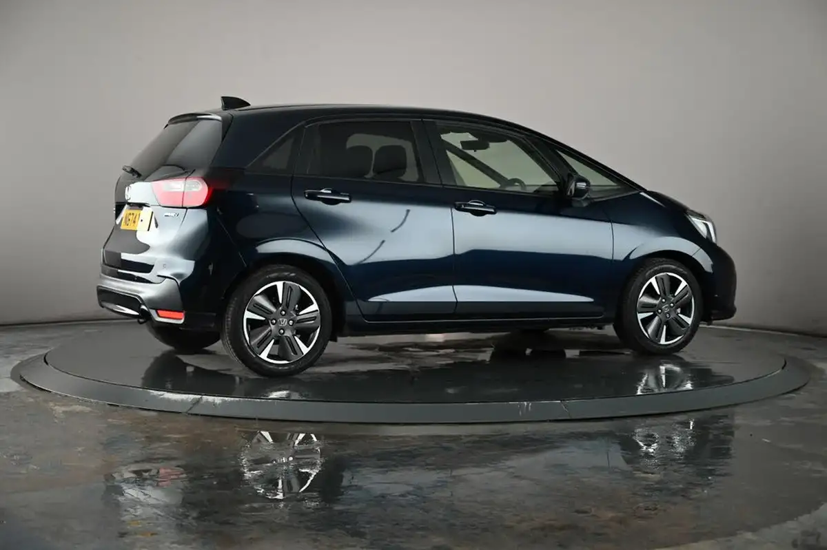 2025-honda-jazz-15-i-mmd-advance-big-26