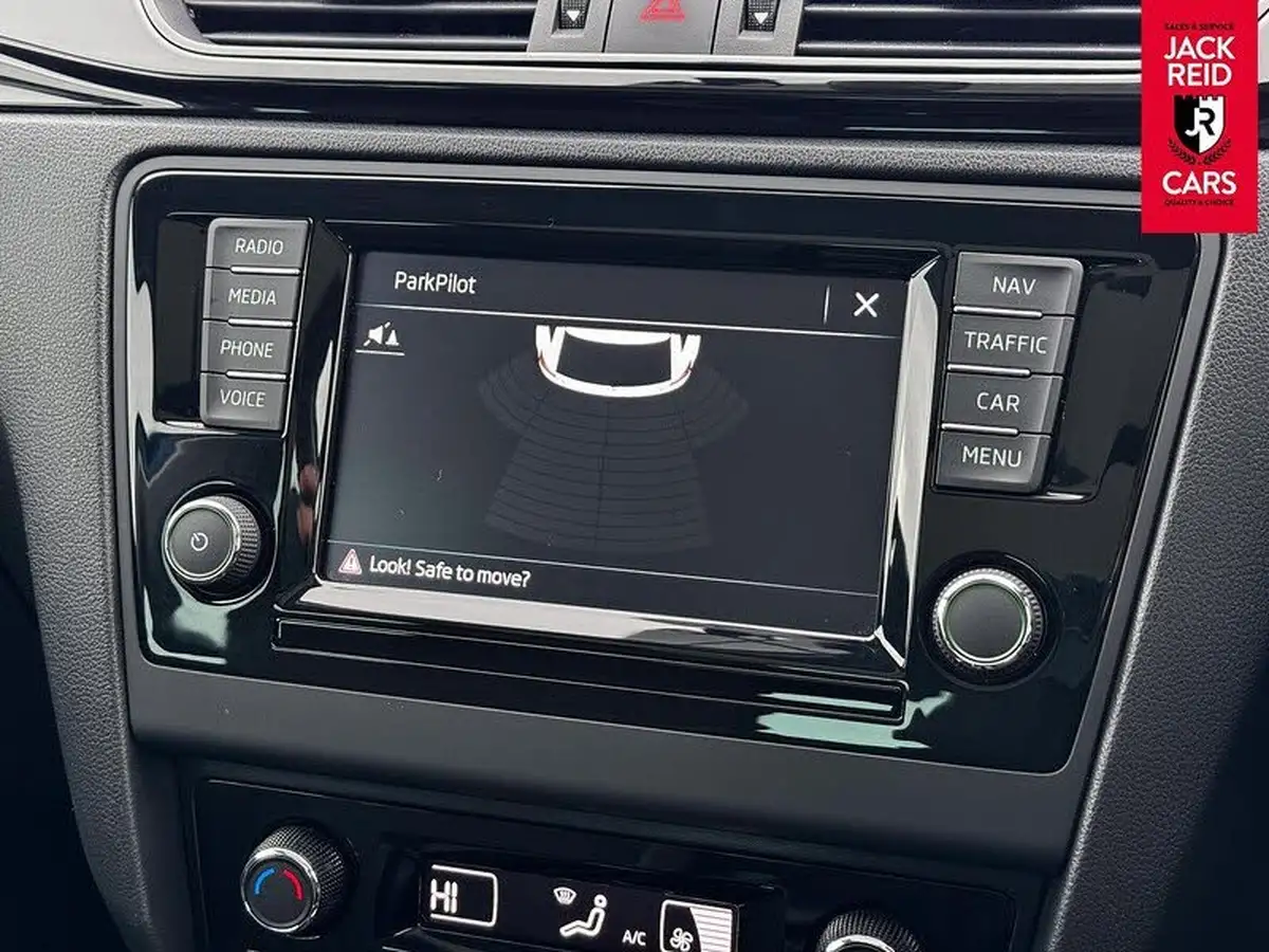 2018-skoda-rapid-spaceback-10-tsi-se-sport-109ps-ss-big-20