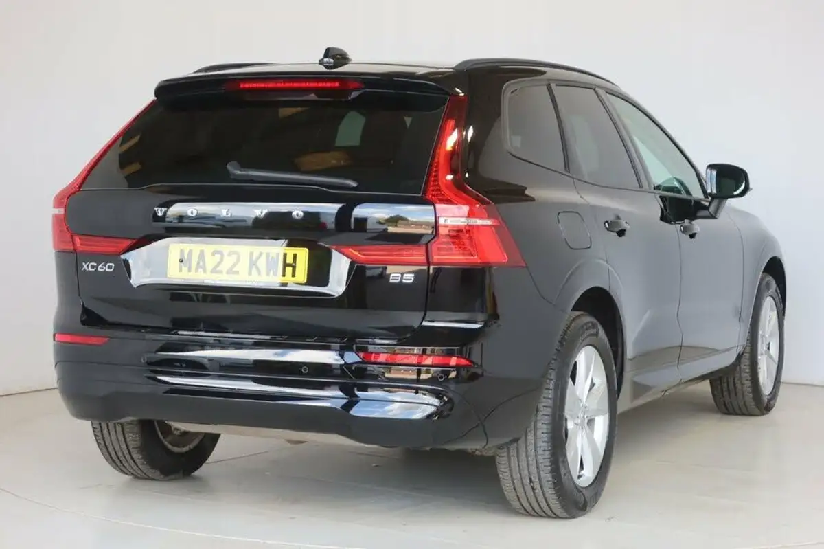 2021-volvo-xc60-20-b5-momentum-big-11
